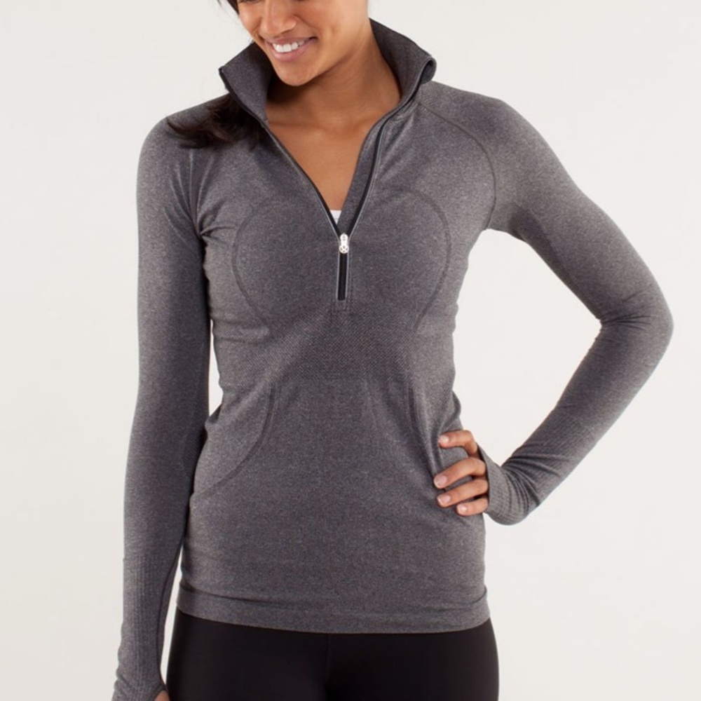 Lululemon women’s Swiftly Tech 1/2 Zip - Size 4.